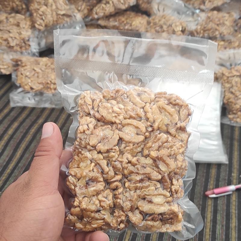 farmeloo 100% organic Kashmiri walnut Kernels G-Gold